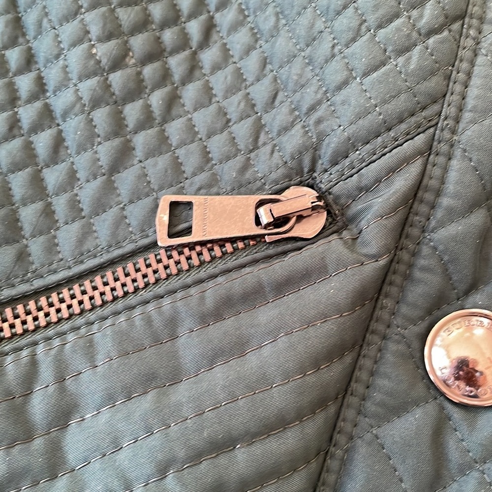 Stunning quilted Burberry jacket bought from Burberry store. - Picture 10 of 12